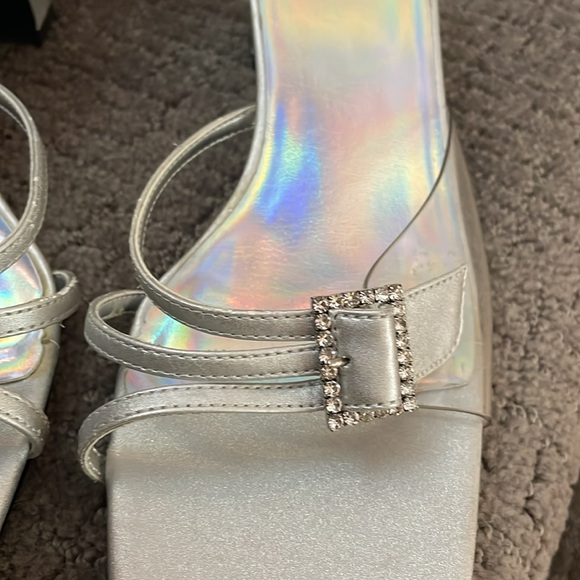 Mootsies Collection Tootsies silver square healed dress shoes. - Picture 3 of 9